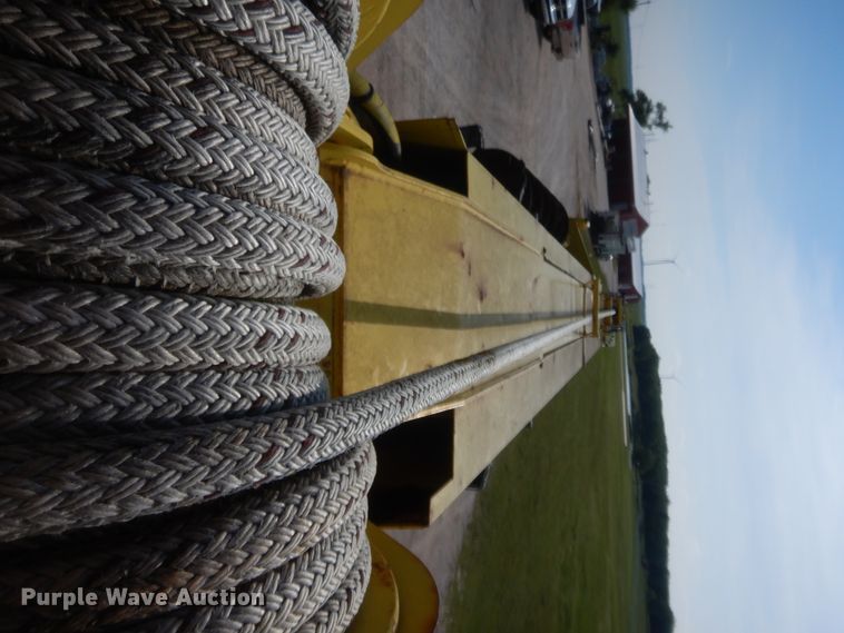 image for item IP9776 2001 International 470  digger derrick truck