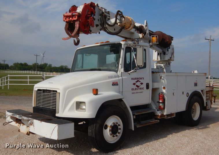 image for item IP9777 2002 Freightliner FL80  pressure digger derrick truck