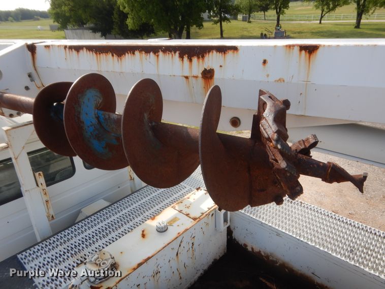 image for item IP9777 2002 Freightliner FL80  pressure digger derrick truck