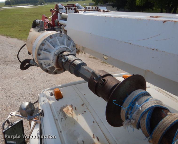 image for item IP9777 2002 Freightliner FL80  pressure digger derrick truck