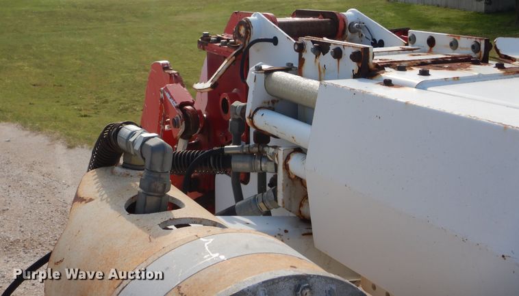 image for item IP9777 2002 Freightliner FL80  pressure digger derrick truck