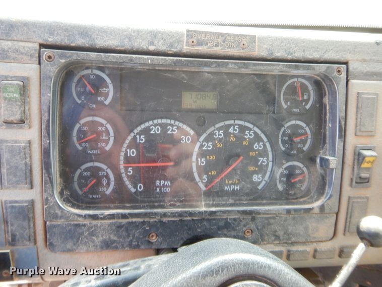 image for item IP9777 2002 Freightliner FL80  pressure digger derrick truck