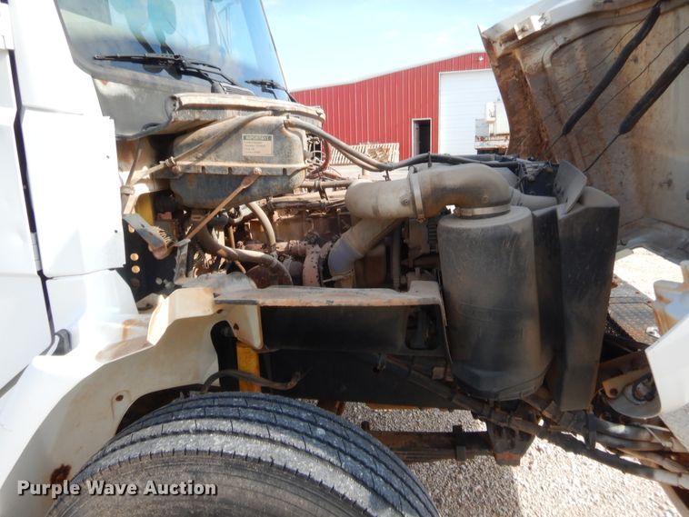 image for item IP9777 2002 Freightliner FL80  pressure digger derrick truck