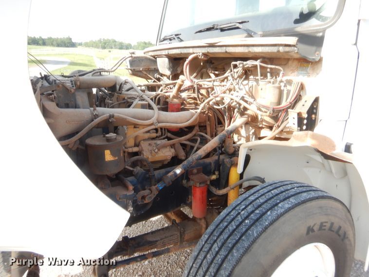 image for item IP9777 2002 Freightliner FL80  pressure digger derrick truck