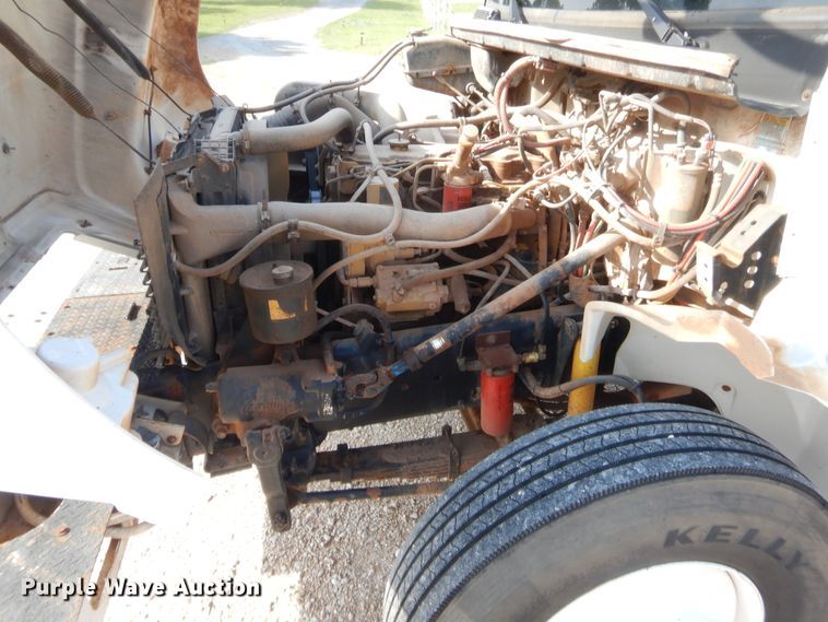 image for item IP9777 2002 Freightliner FL80  pressure digger derrick truck