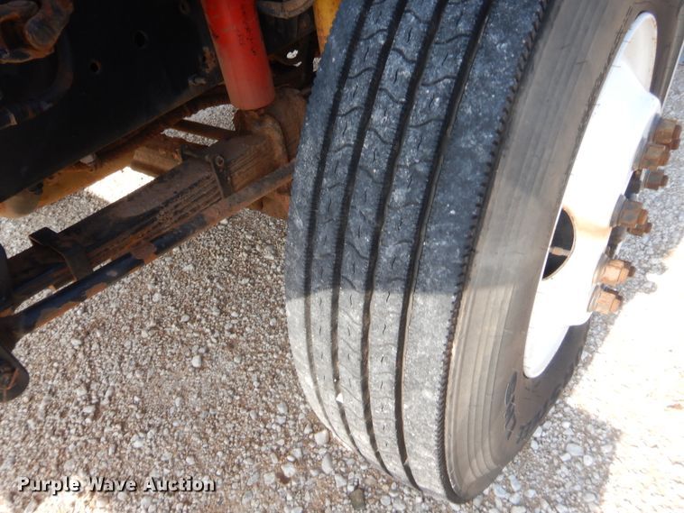 image for item IP9777 2002 Freightliner FL80  pressure digger derrick truck