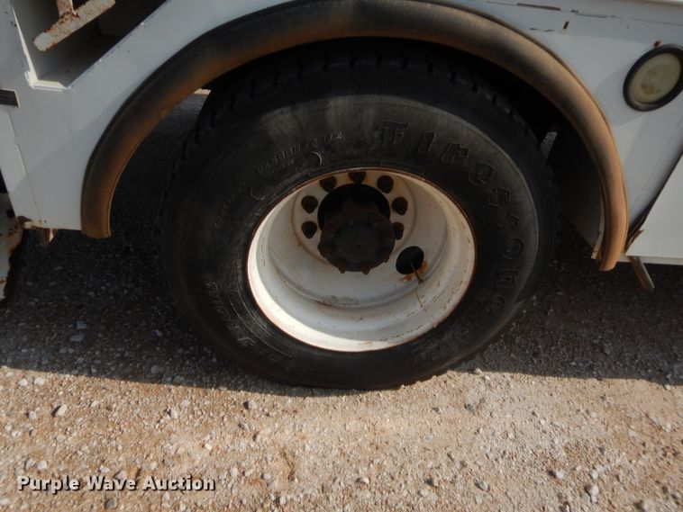 image for item IP9777 2002 Freightliner FL80  pressure digger derrick truck