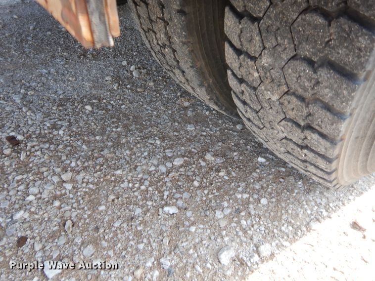 image for item IP9777 2002 Freightliner FL80  pressure digger derrick truck