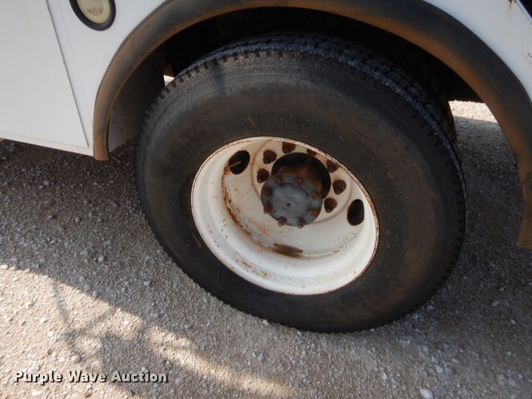 image for item IP9777 2002 Freightliner FL80  pressure digger derrick truck