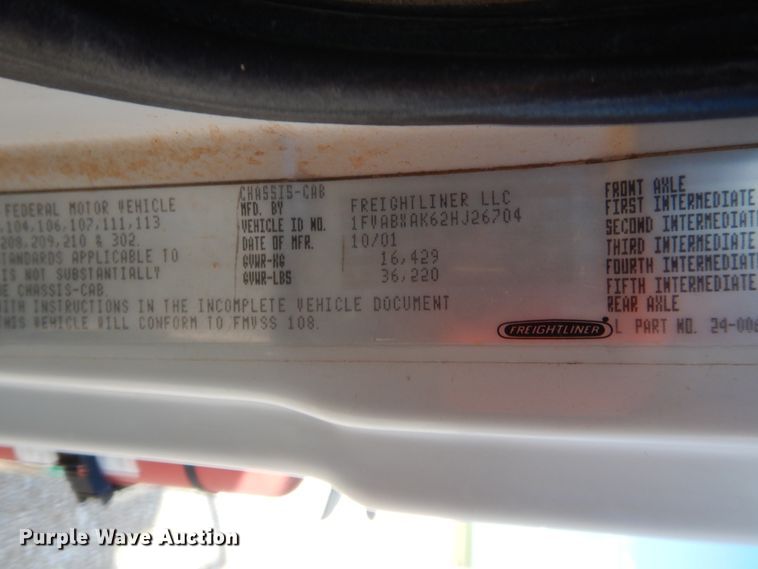 image for item IP9777 2002 Freightliner FL80  pressure digger derrick truck