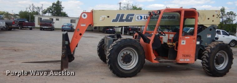 image for item IP9781 2005 JLG G9-43A  telehandler
