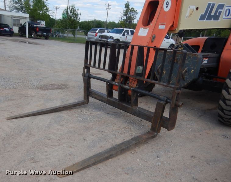 image for item IP9781 2005 JLG G9-43A  telehandler