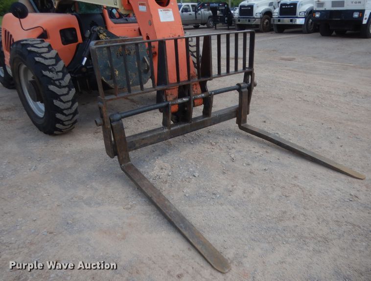 image for item IP9781 2005 JLG G9-43A  telehandler