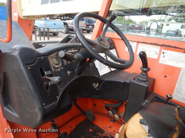 image for item IP9781 2005 JLG G9-43A  telehandler