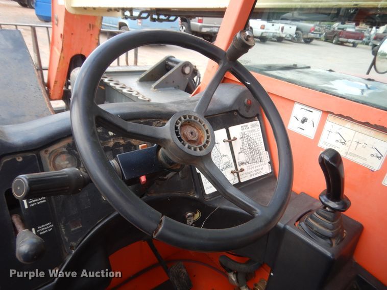 image for item IP9781 2005 JLG G9-43A  telehandler