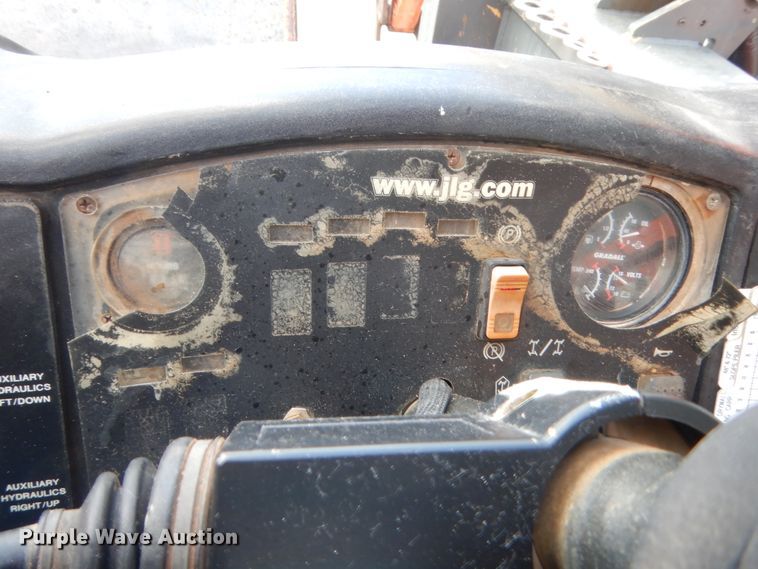 image for item IP9781 2005 JLG G9-43A  telehandler