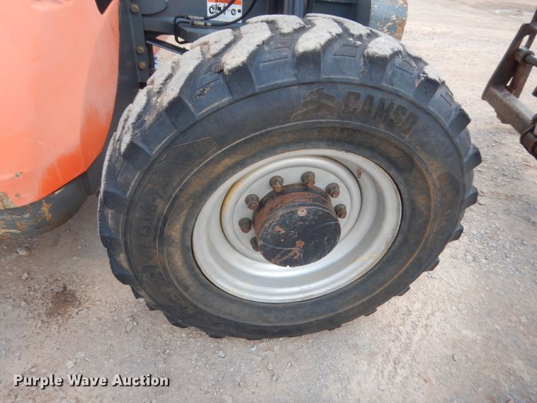 image for item IP9781 2005 JLG G9-43A  telehandler