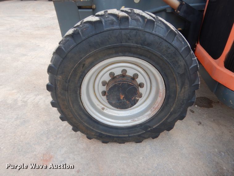 image for item IP9781 2005 JLG G9-43A  telehandler