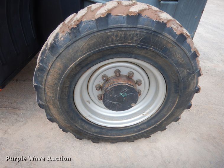 image for item IP9781 2005 JLG G9-43A  telehandler