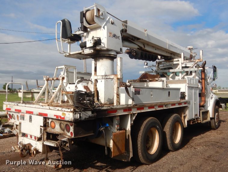 image for item IP9791 2009 Sterling L8500  digger derrick truck