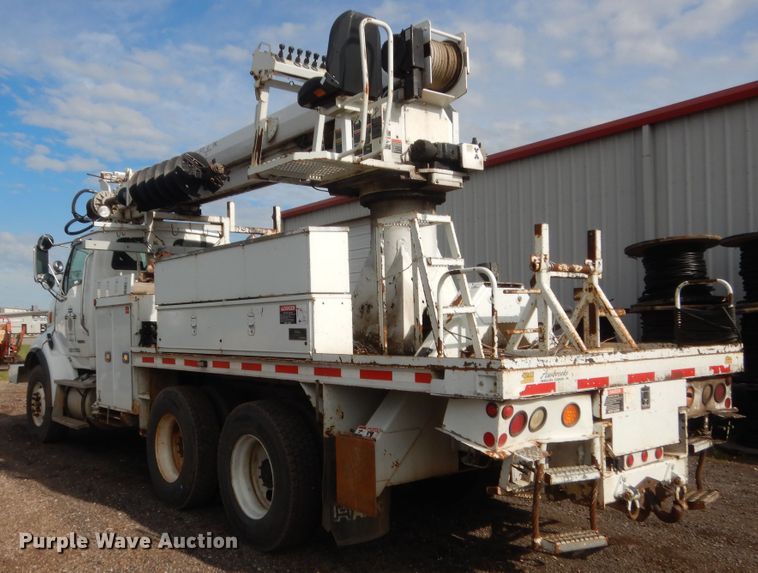 image for item IP9791 2009 Sterling L8500  digger derrick truck