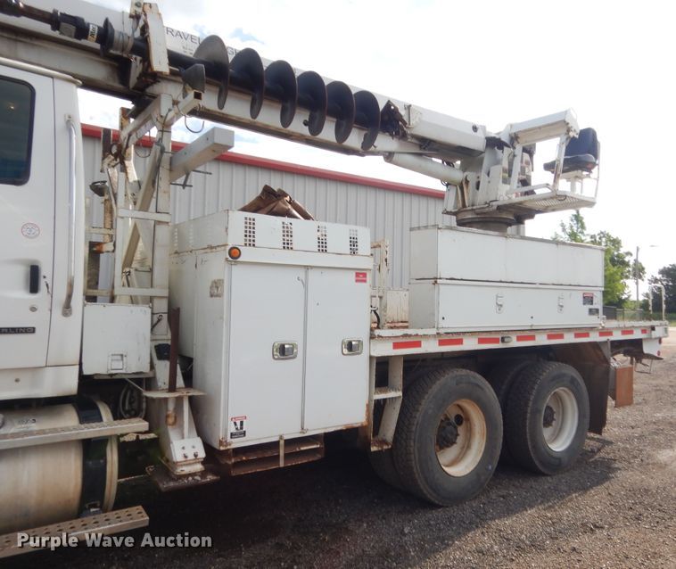 image for item IP9791 2009 Sterling L8500  digger derrick truck