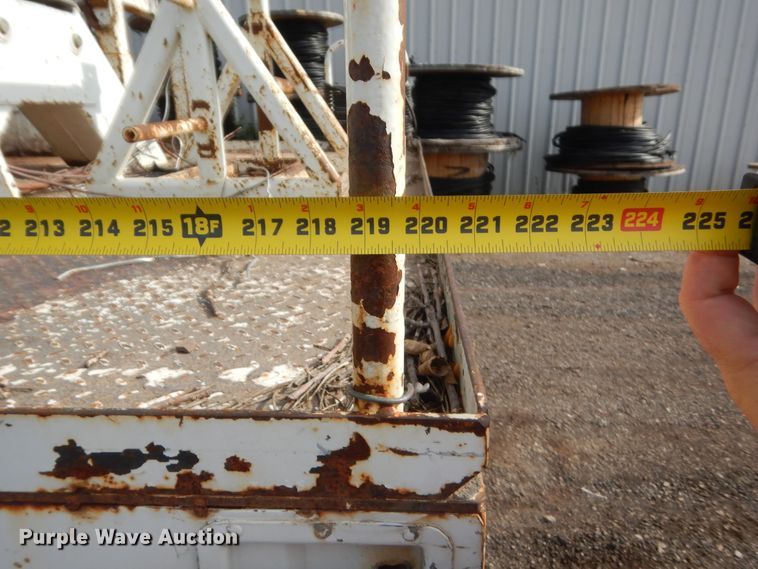 image for item IP9791 2009 Sterling L8500  digger derrick truck