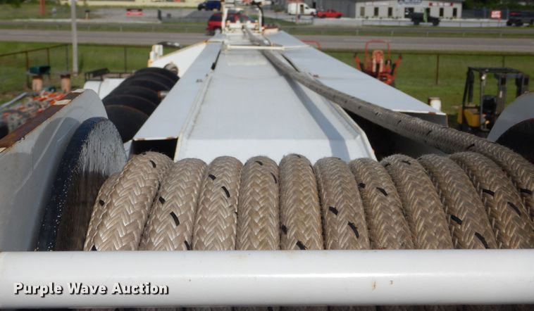 image for item IP9791 2009 Sterling L8500  digger derrick truck