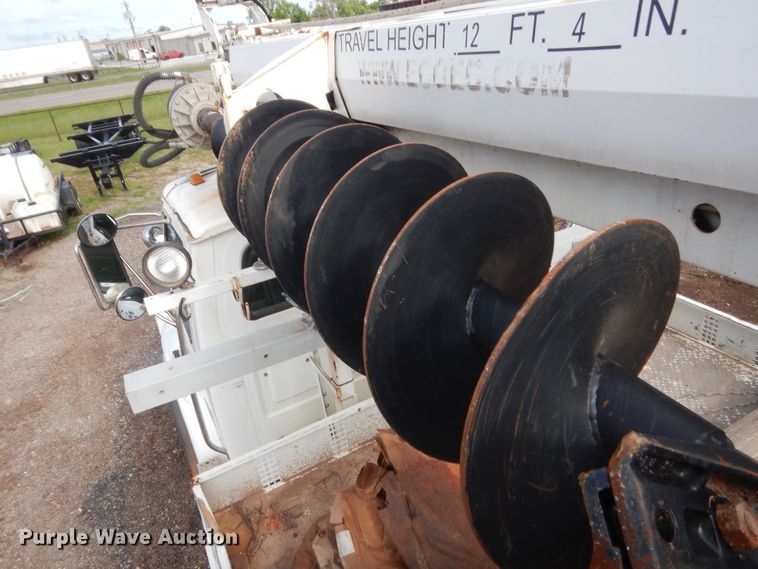 image for item IP9791 2009 Sterling L8500  digger derrick truck