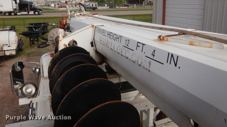 image for item IP9791 2009 Sterling L8500  digger derrick truck