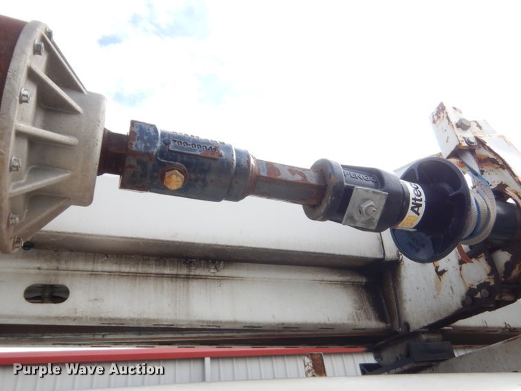 image for item IP9791 2009 Sterling L8500  digger derrick truck