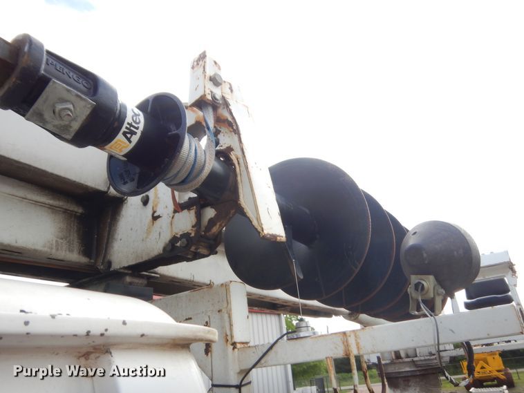 image for item IP9791 2009 Sterling L8500  digger derrick truck