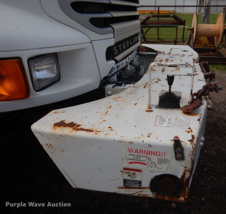 image for item IP9791 2009 Sterling L8500  digger derrick truck