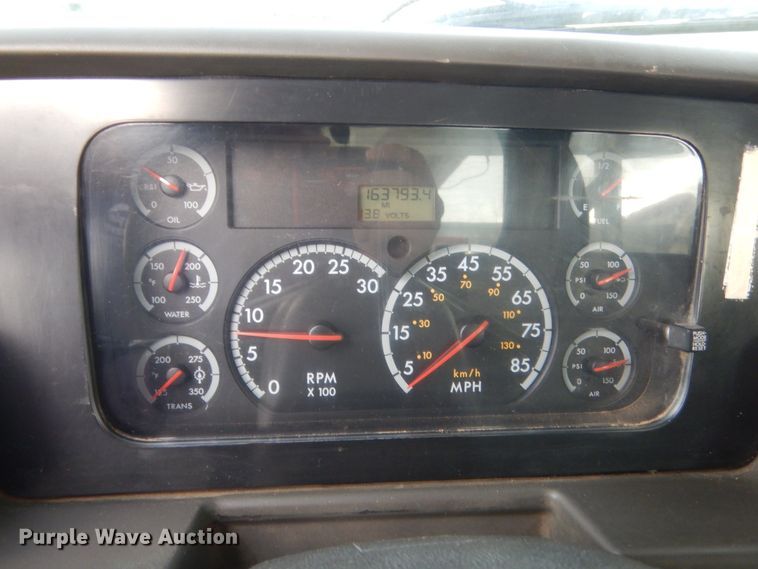 image for item IP9791 2009 Sterling L8500  digger derrick truck