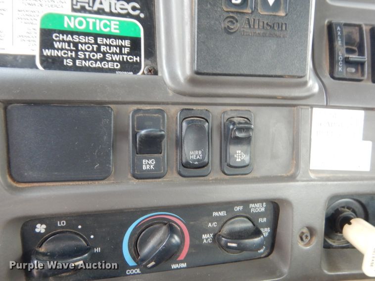 image for item IP9791 2009 Sterling L8500  digger derrick truck