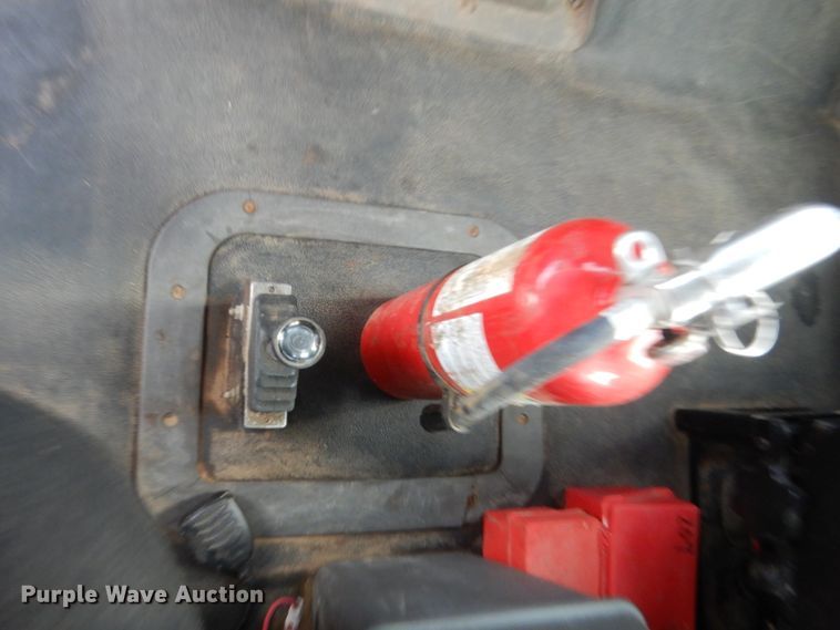 image for item IP9791 2009 Sterling L8500  digger derrick truck