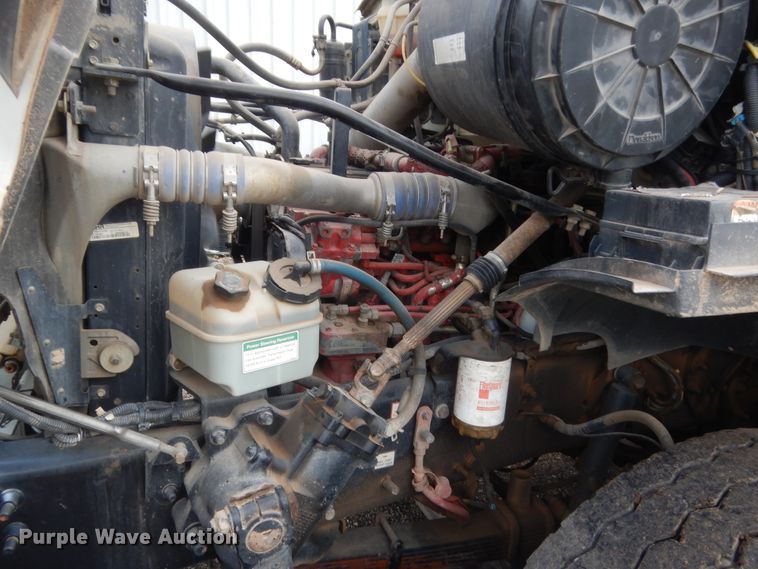 image for item IP9791 2009 Sterling L8500  digger derrick truck