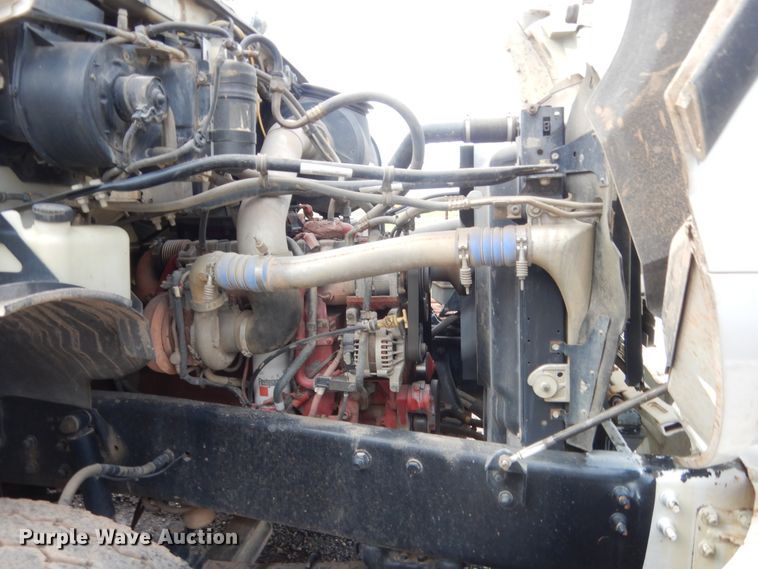 image for item IP9791 2009 Sterling L8500  digger derrick truck