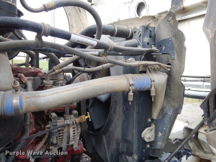 image for item IP9791 2009 Sterling L8500  digger derrick truck