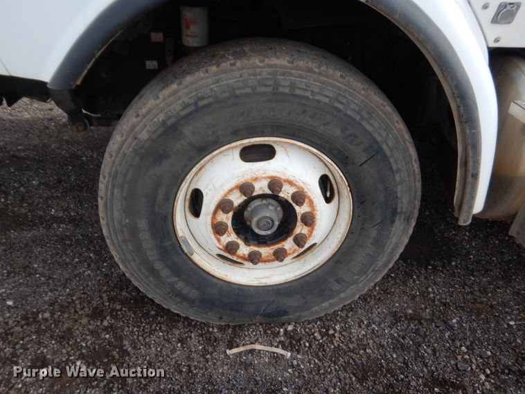 image for item IP9791 2009 Sterling L8500  digger derrick truck