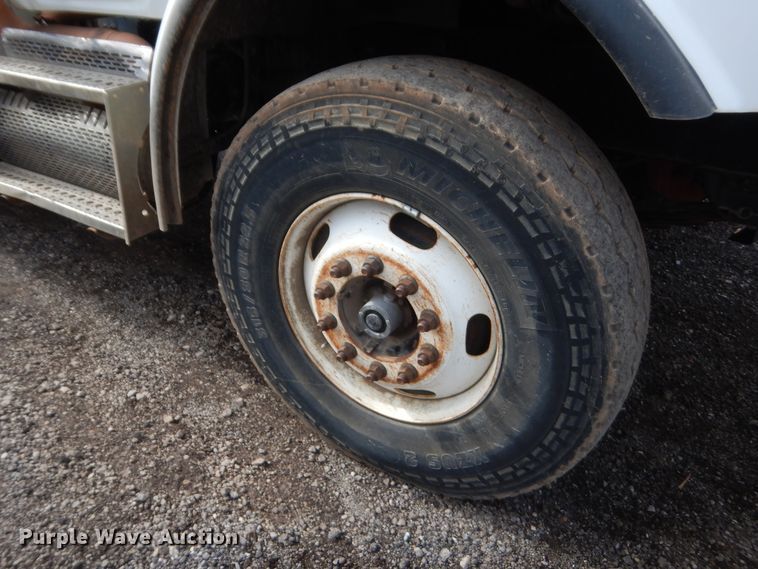 image for item IP9791 2009 Sterling L8500  digger derrick truck