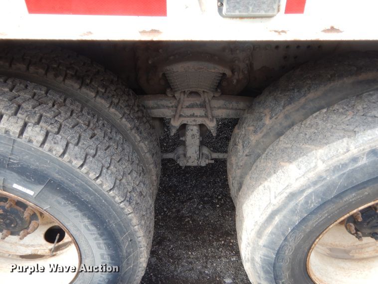 image for item IP9791 2009 Sterling L8500  digger derrick truck