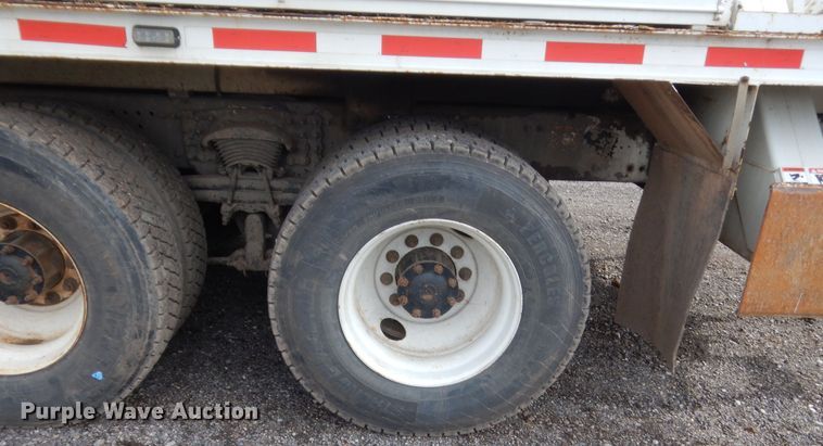 image for item IP9791 2009 Sterling L8500  digger derrick truck