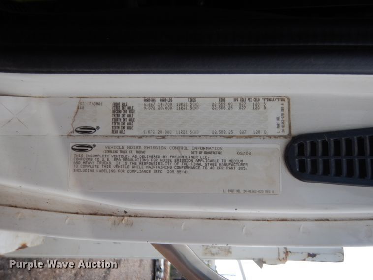 image for item IP9791 2009 Sterling L8500  digger derrick truck