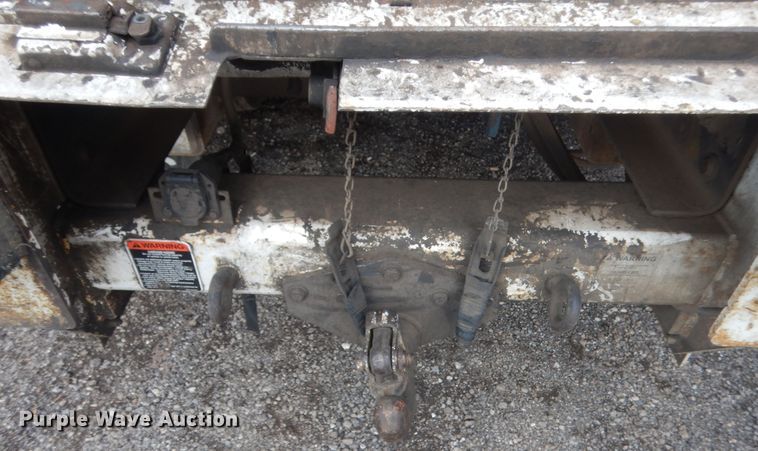 image for item IP9792 2006 International 7300  digger derrick truck