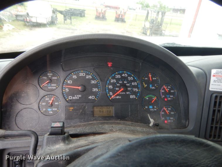 image for item IP9792 2006 International 7300  digger derrick truck