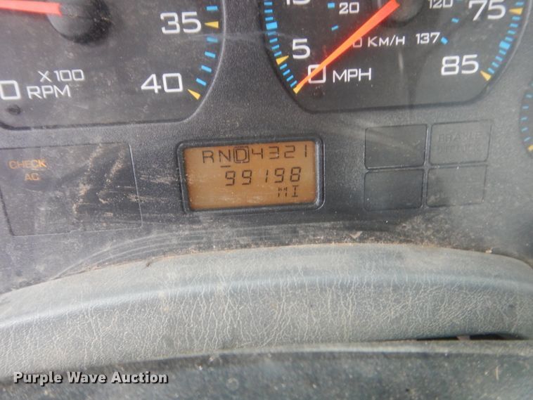 image for item IP9792 2006 International 7300  digger derrick truck