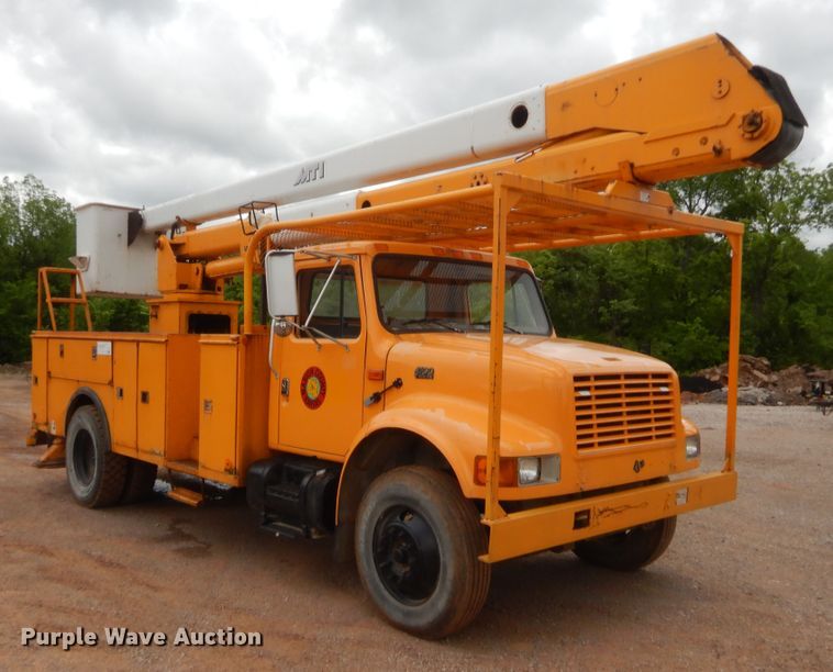 image for item IP9795 2000 International 4700  bucket truck