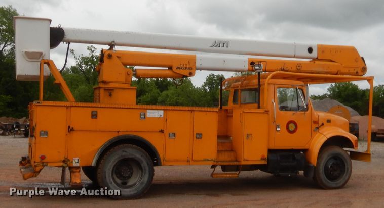image for item IP9795 2000 International 4700  bucket truck