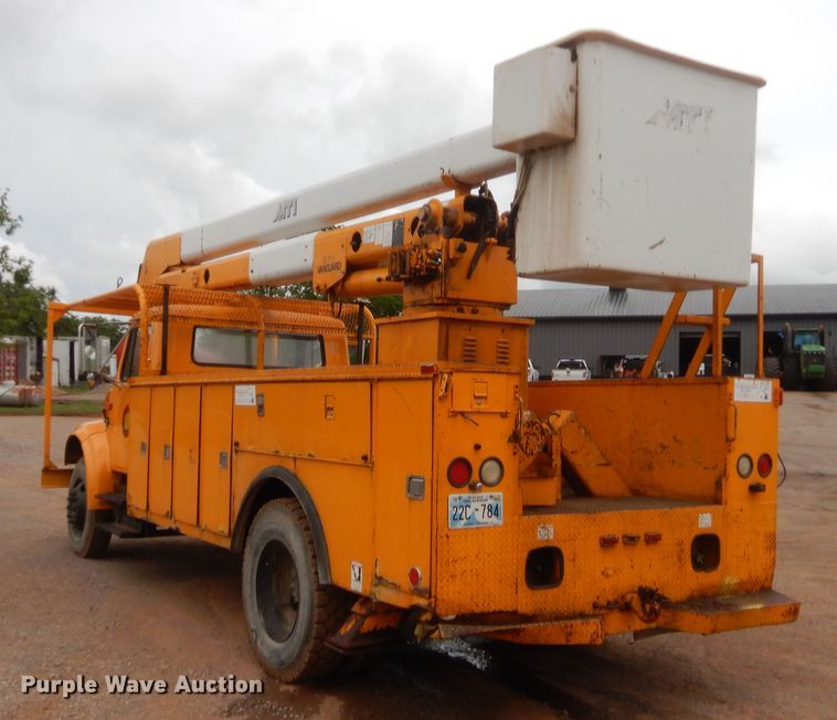 image for item IP9795 2000 International 4700  bucket truck